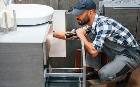 - Tools Emergency Plumbers